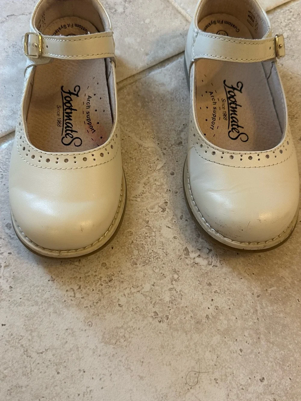 Footmates 11.5 medium color: bone/ cream
